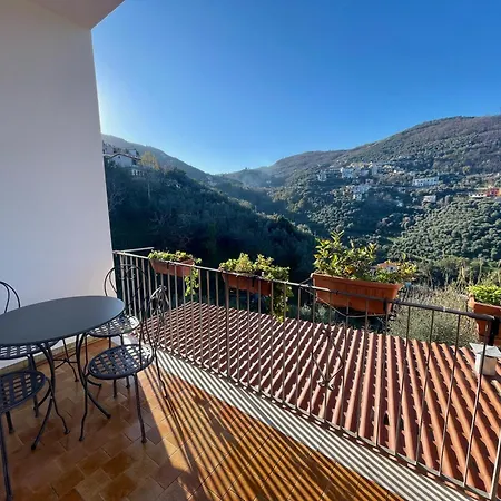 La Casa Di Luisa 3 Guest house